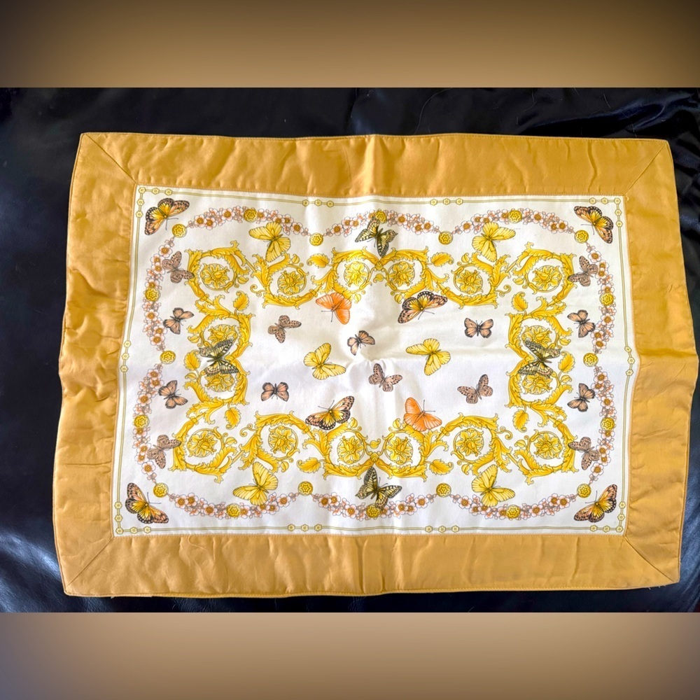 Vintage 90โs Gianni Versace Placemats and Napkins (Set of 4) RARE